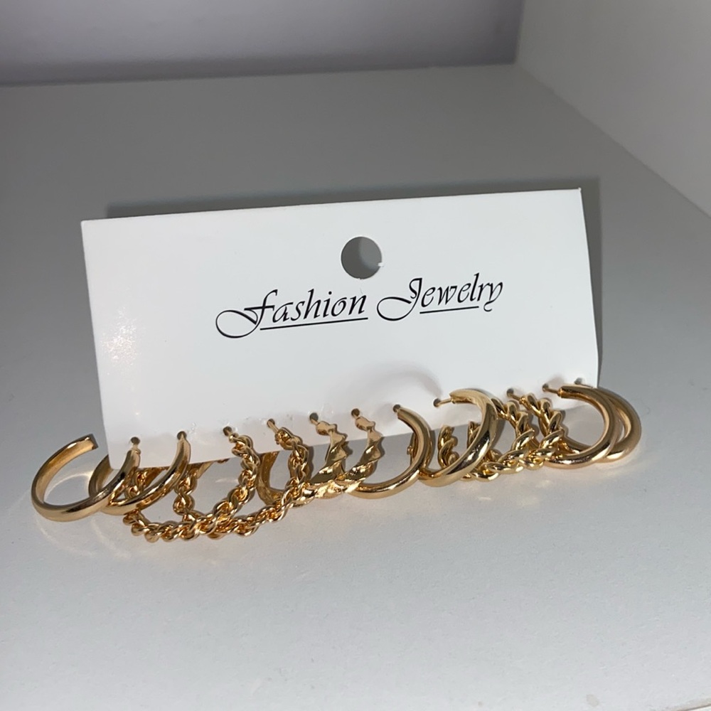 6 pair gold earrings (12 ct)